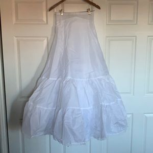 David’s Bridal Two-Tier Medium Fullness A-Line Slip Size 14 NWT